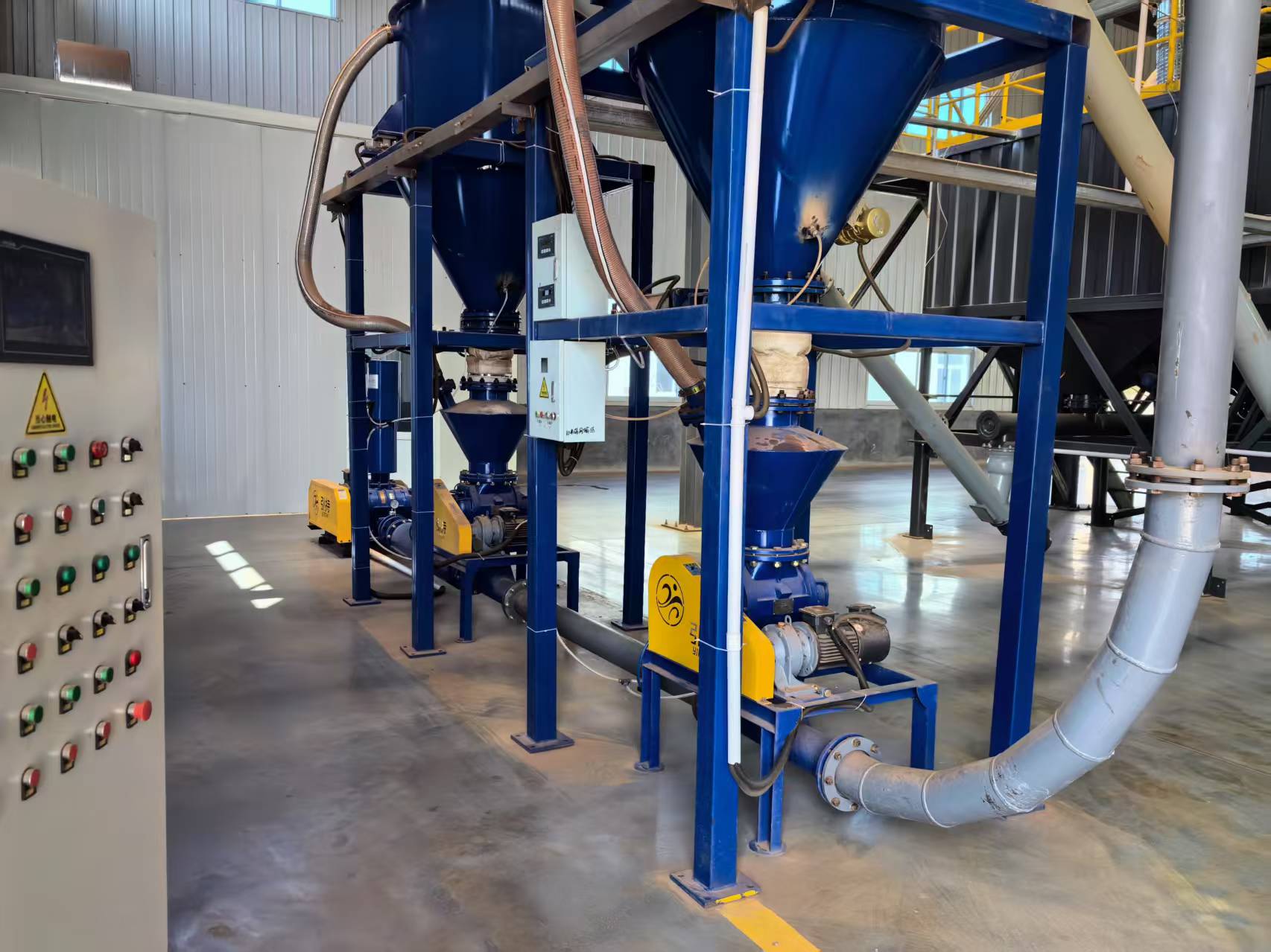 Pneumatic inoburitsa vs tsika yekuburitsa: kungofanana nemusiyano uripo pakati peakakwira njanji njanji uye green green chitima!